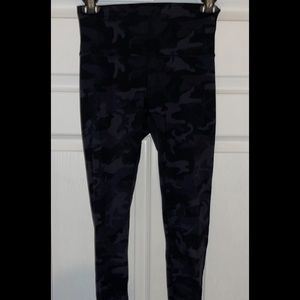 LuLulemon camo leggings